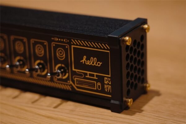 8212ee50f7035d6d637a2b3b39e2e1d887345a53-1 Retro Block USB Socket