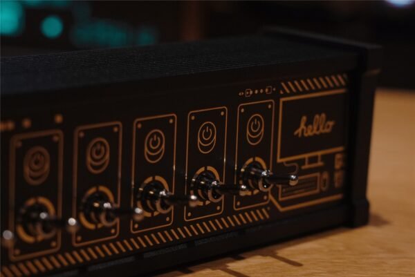 d2f12d71fc84258dc58e8a927d8ef7cfdc4d38b5-1 Retro Block USB Socket