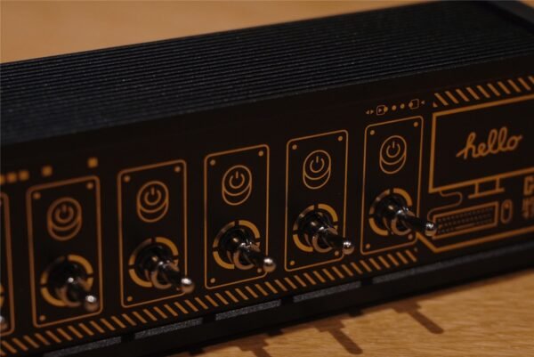 d41dbf9fc75bca96a234d32f3b3d97b1aea96f75-1 Retro Block USB Socket